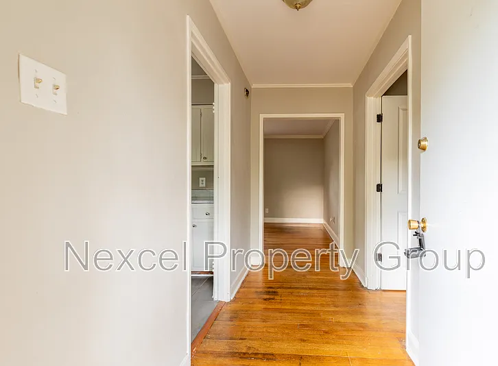 376 N Graham St — Photo 4