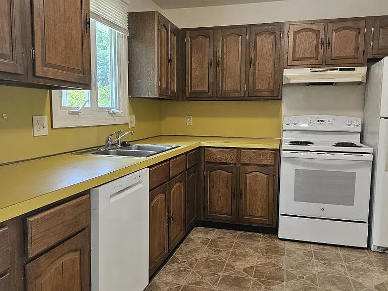 29A Plumtree Rd #A — Photo 2