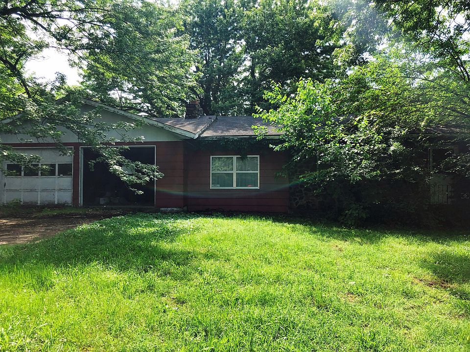 2nd image of 908 W Crestwood Dr