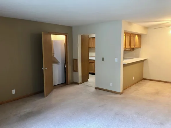 203 Whispering Pines Way, Fitchburg, WI 53713