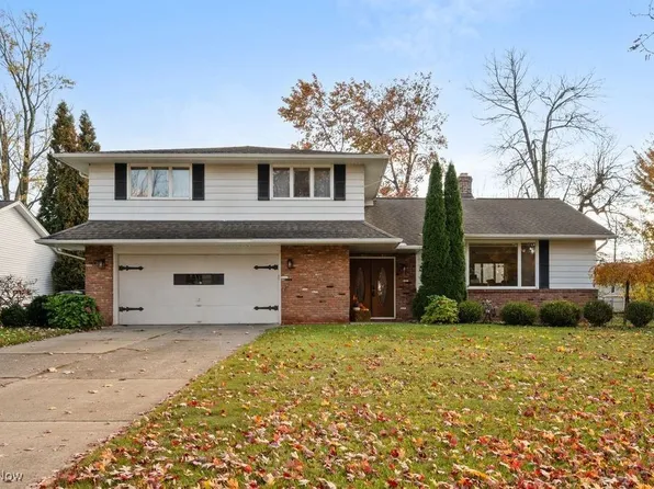 5560 Lansbury Ln, Lyndhurst, OH 44124