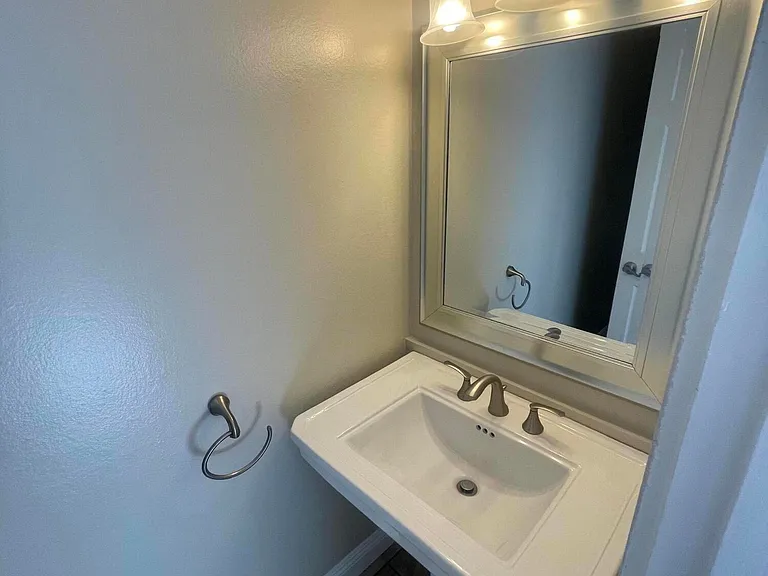 1174 S Westlake Blvd #E — Photo 9