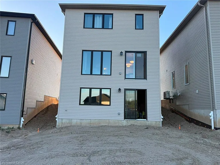 359 Benninger Dr — Photo 2