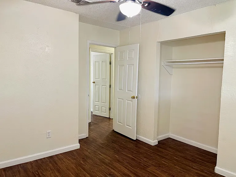 3400 Pleasant Valley Ln #3400 — Photo 26