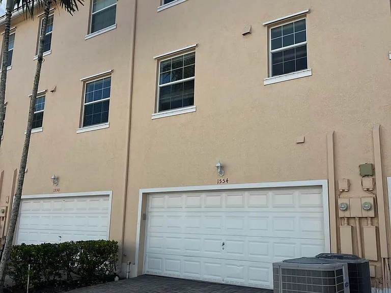 1554 Limetree Bay Ave — Photo 30