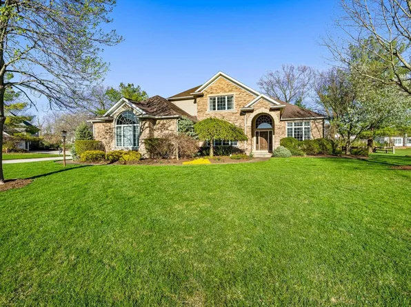 51730 Harborough Dr, Granger, IN 46530