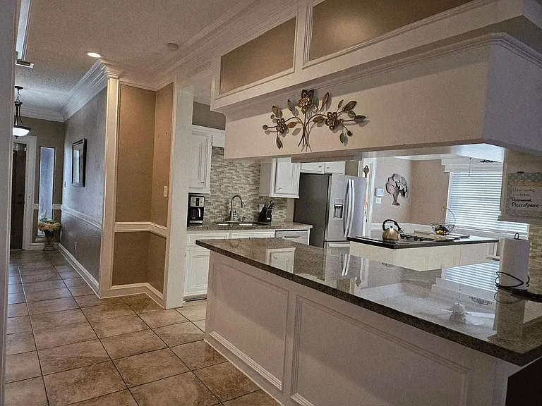 347 W Champions Colony #III — Photo 10
