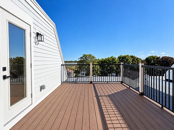 5th image of 30A Swan Ave #2