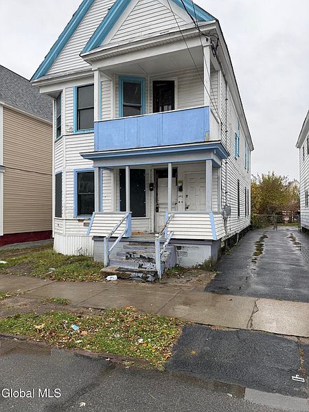 4th image of 942 Emmett Street