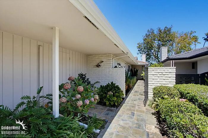 3 bed, 2.0 bath, 1940 sqft, $4,400 — Photo 2