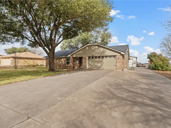 830 W 3rd St, Eddy, TX 76524