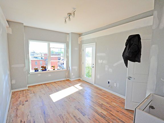 4th image of 533 N Budd St #501