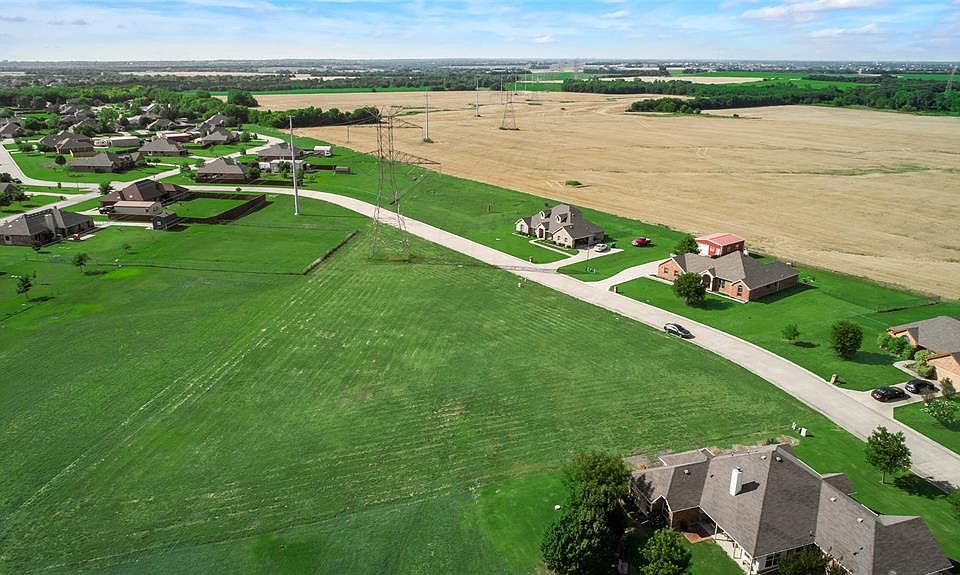 1st image of 302 Derick Dr Lot 26