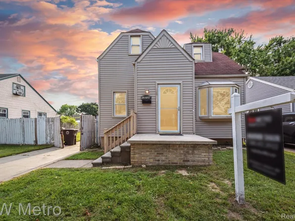 17734 Matthews St, Riverview, MI 48193