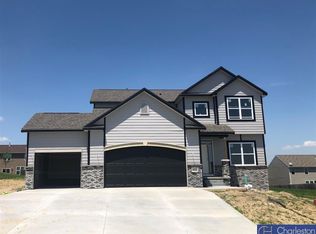 6422 Peters Pkwy, Springfield, NE 68157