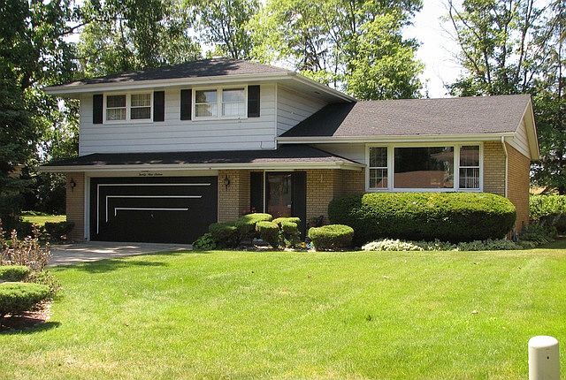 1st image of 2916 S Briarwood Dr W
