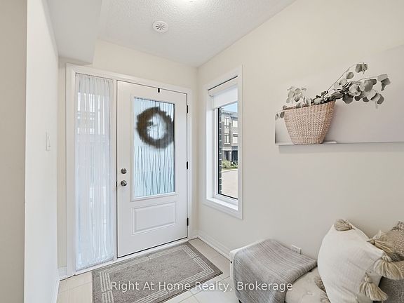 3rd image of 52 Emmas Way
