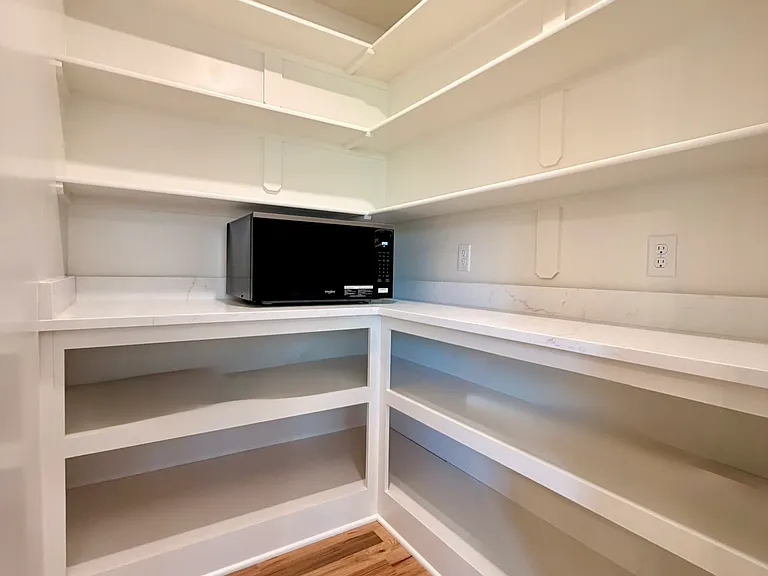5621 Maggie Way — Photo 4