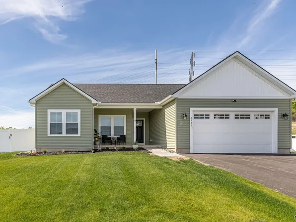 5986 Paradise Cir, Syracuse, NY 13209