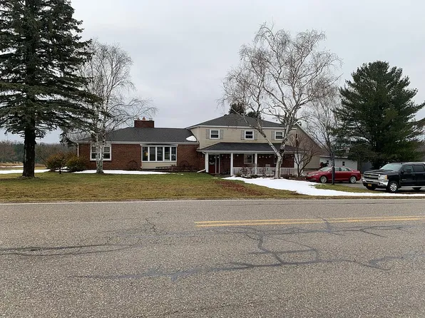 2203 Intertown Rd, Petoskey, MI 49770