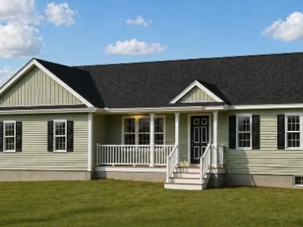 82 Pierce St, Rochester, MA 02770