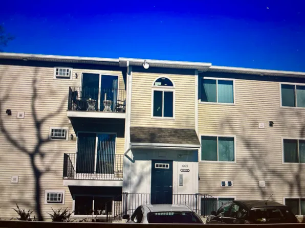663 Metacom Ave #1, Warren, RI 02885