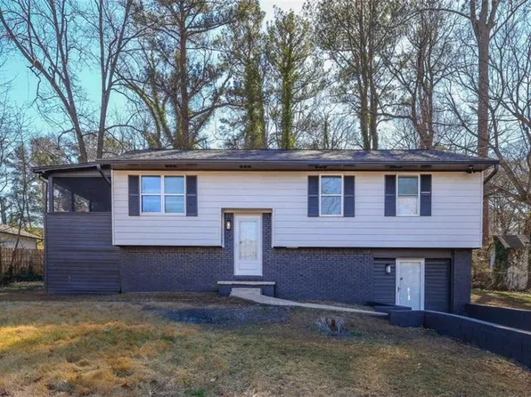 371 Roxbury Dr, Riverdale, GA 30274