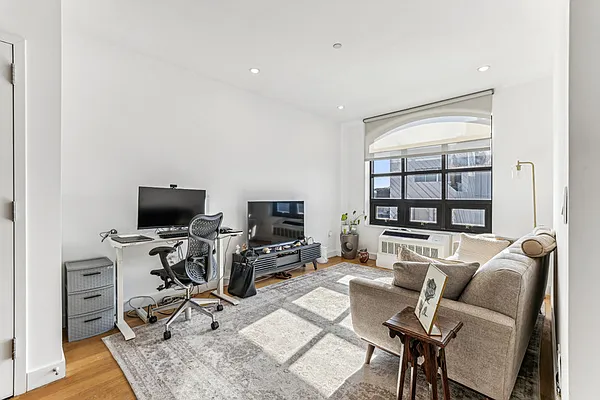 Rented by Cooper & Cooper Real Estate | media 16