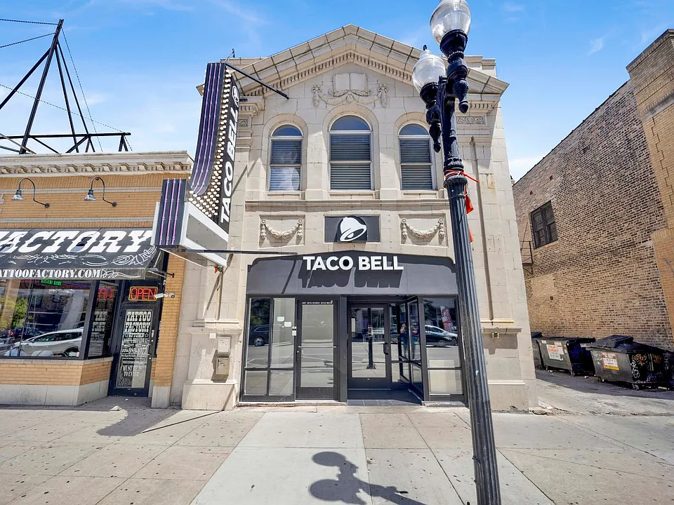 4437 N Broadway St #2R