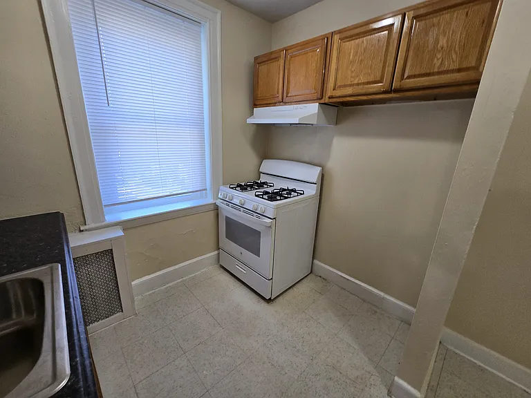 34 Hotchkiss St #B44 — Photo 2