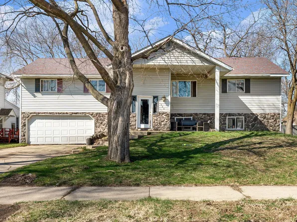 114 6th Ave NW, Waseca, MN 56093