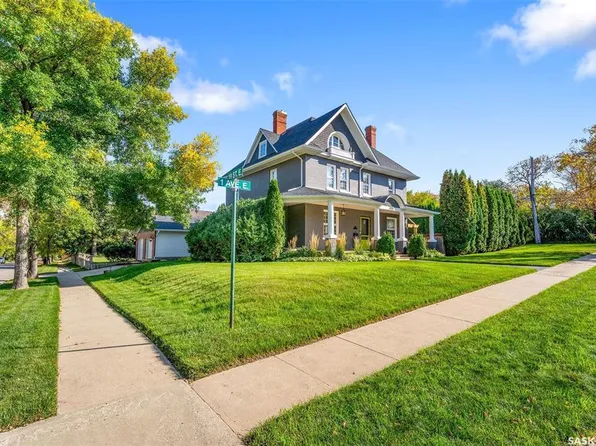 1904 1st AVENUE E, Prince Albert, SK S6V 2B5