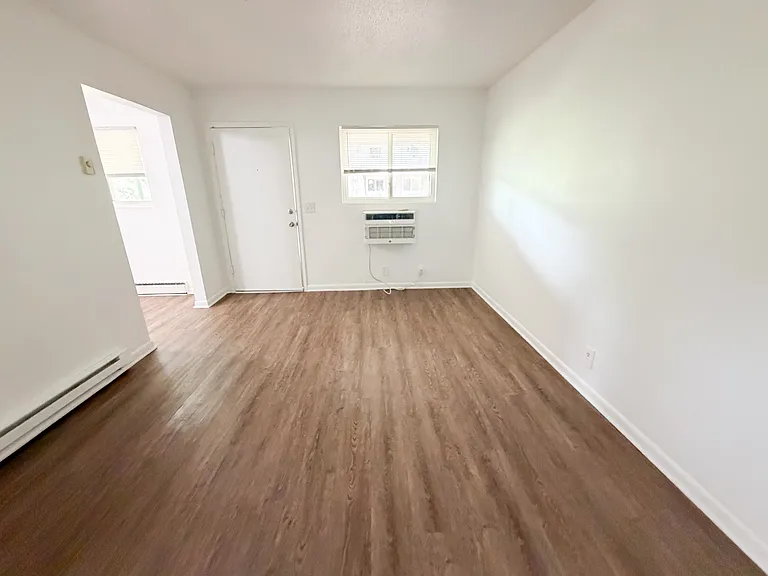 2014 Linden Ave #4 — Photo 5