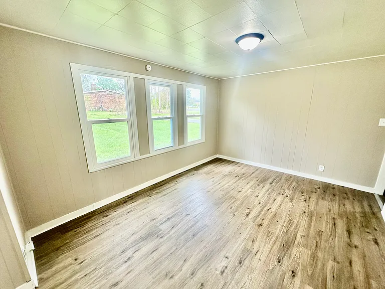 5775 Connecticut St — Photo 2