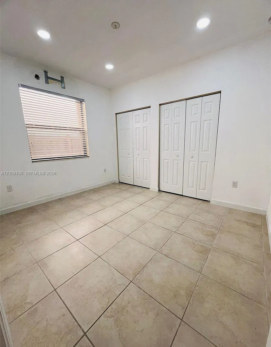 Silver Palm East Sec Five — Photo 3