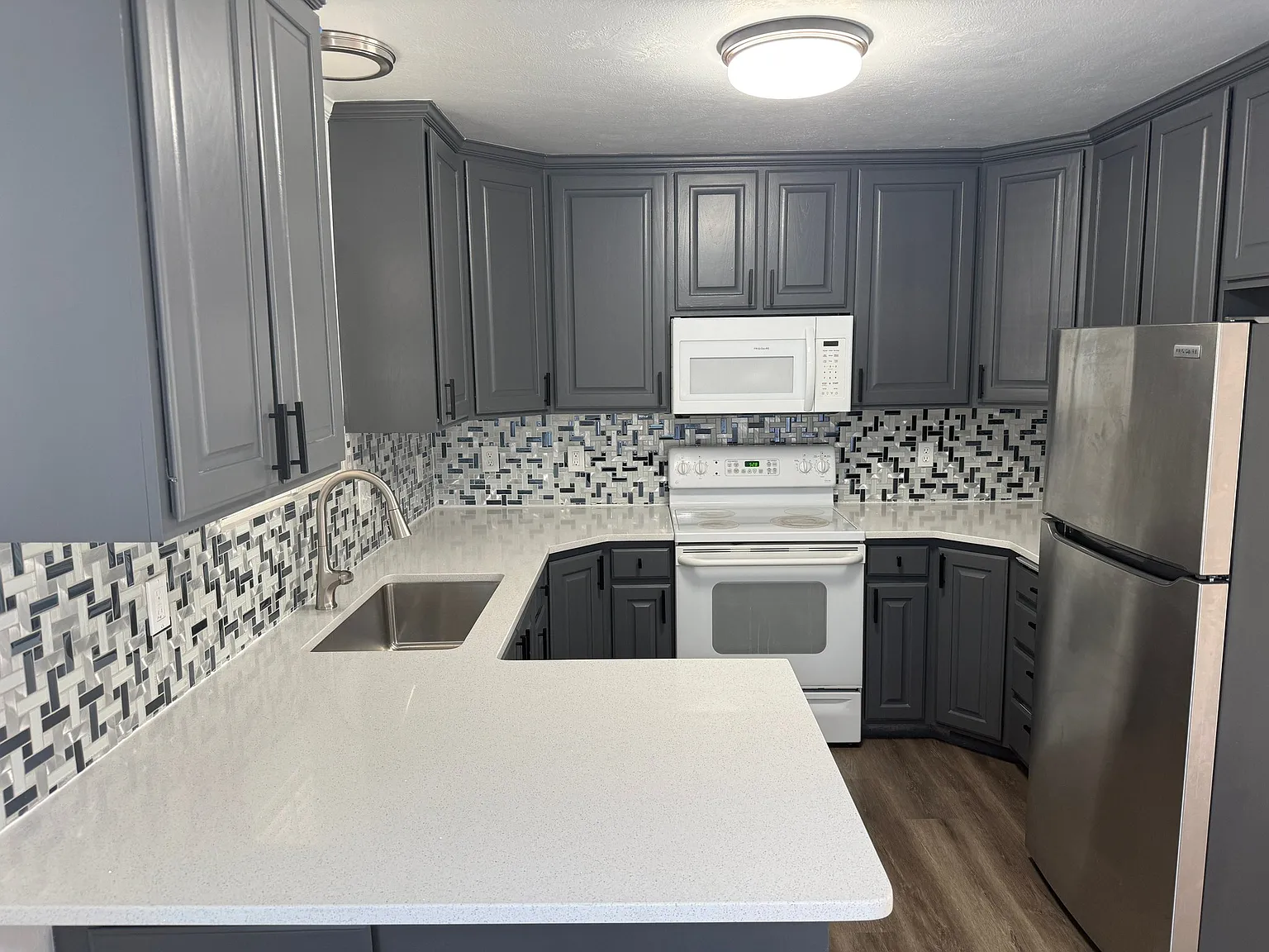 Hermoso Townhouse end-unit en Provo South East — Photo 4
