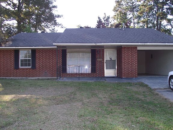 3rd image of 2053 Columbus Cir