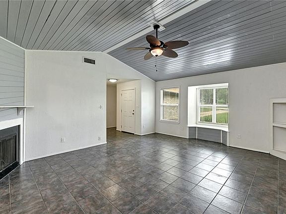 3rd image of 5616 S Oak Blvd #B