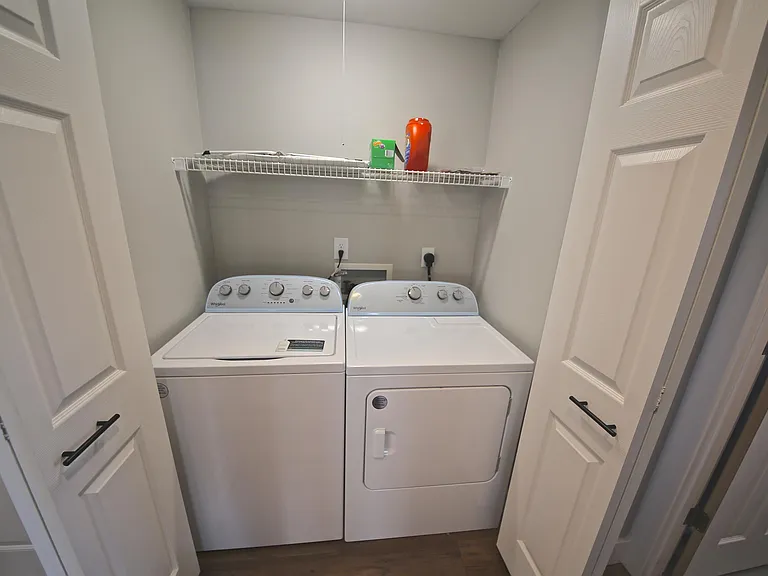 1612 E Camby Ct — Photo 17