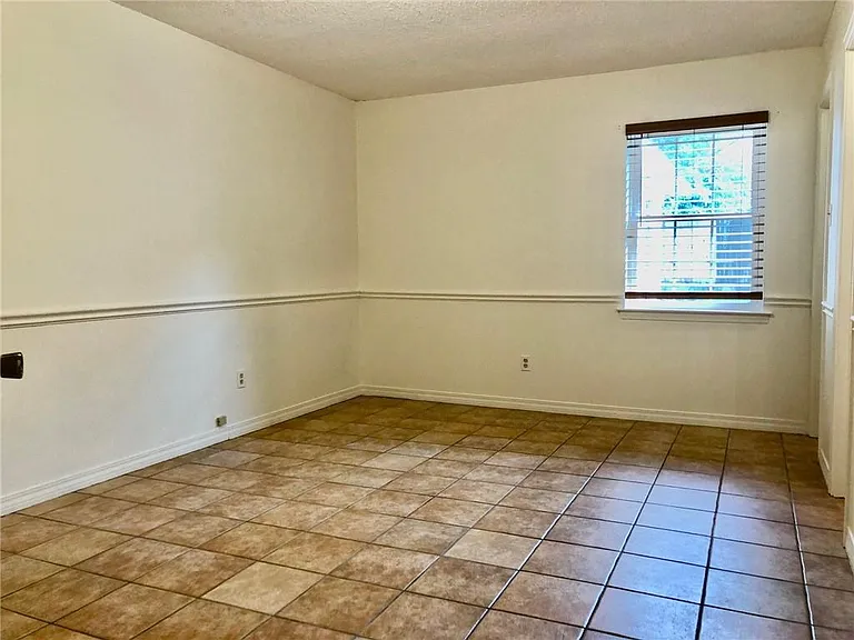 6677 Hounds Run S — Photo 16