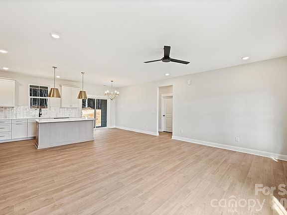 5th image of 2263 Lee Lawing Rd