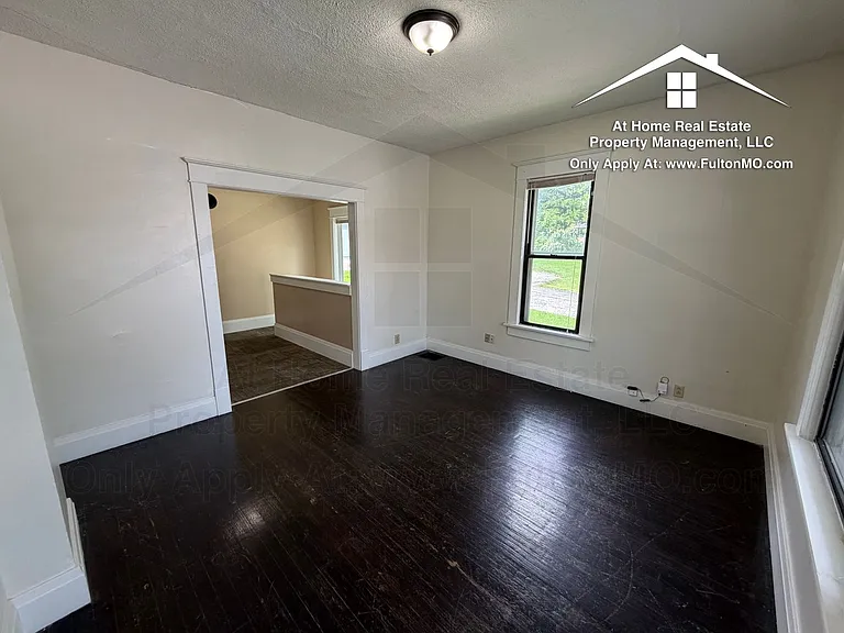 217 W 6th St — Photo 3