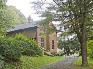 45 S Main St, Haydenville, MA 01039