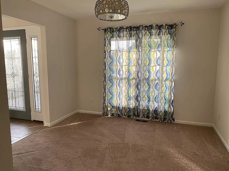 3047 Green Valley Dr — Photo 5