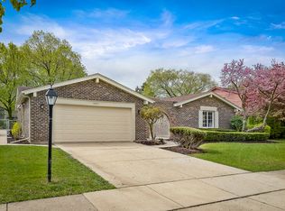 4015 Chester Dr, Glenview, IL 60026