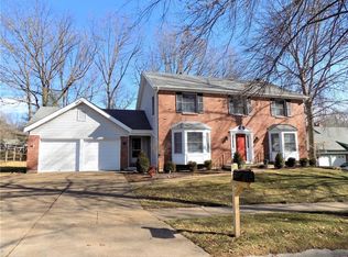 846 Country Stone Dr, Ballwin, MO 63021