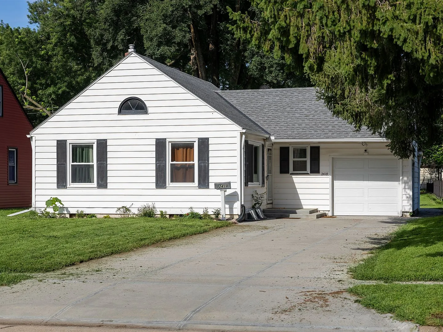 Bellevue Home For Rent! — Photo 2