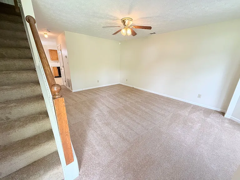 310 Leafmore Rd SW — Photo 3