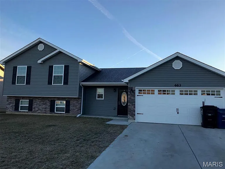 463 Honeysuckle Creek Dr — Photo 1