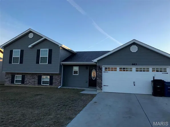 463 Honeysuckle Creek Dr, Wentzville, MO 63385